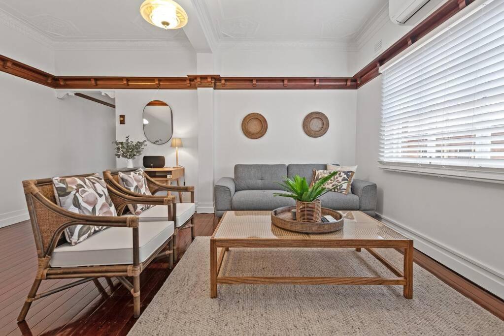 Art Deco In Ascot! ~ 2 Bed / 1 Bath / 1 Car Apartment Бризбейн Екстериор снимка